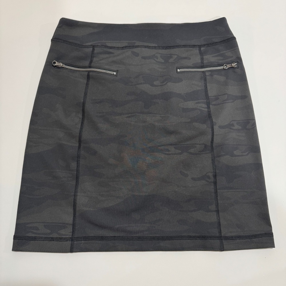 Lululemon Womens Sz 8 Camo Rocket Skirt Metal Zippers Made in USA